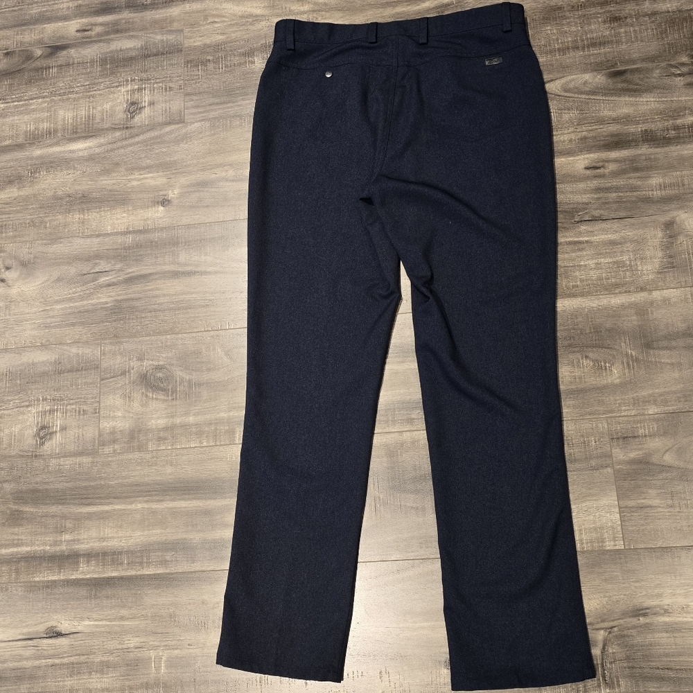 Greg‎ Norman Microlux 5-Pocket Golf Pants Size 34/32 - Picture 9 of 10
